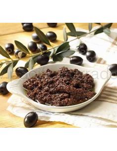 Pasta di olive nere italiane ed olio extra vergine di oliva