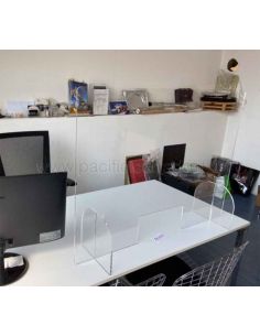 Barriere in plexiglass come schermo protettivo con apertura