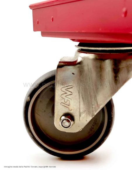 particolare della gomma del carrello gligliato rosso particolare della gomma del carrello gligliato rosso